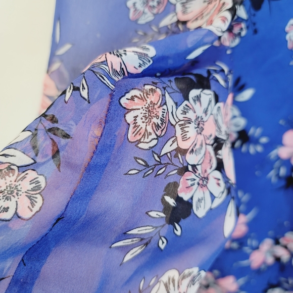 💕 Charlotte Russe Cobalt Blue Floral Shift Dress Women's Size Medium - Picture 3 of 13